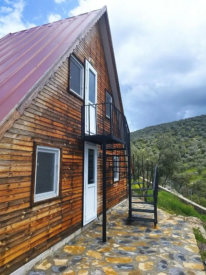 Отель Olive Garden Retreat Миляс